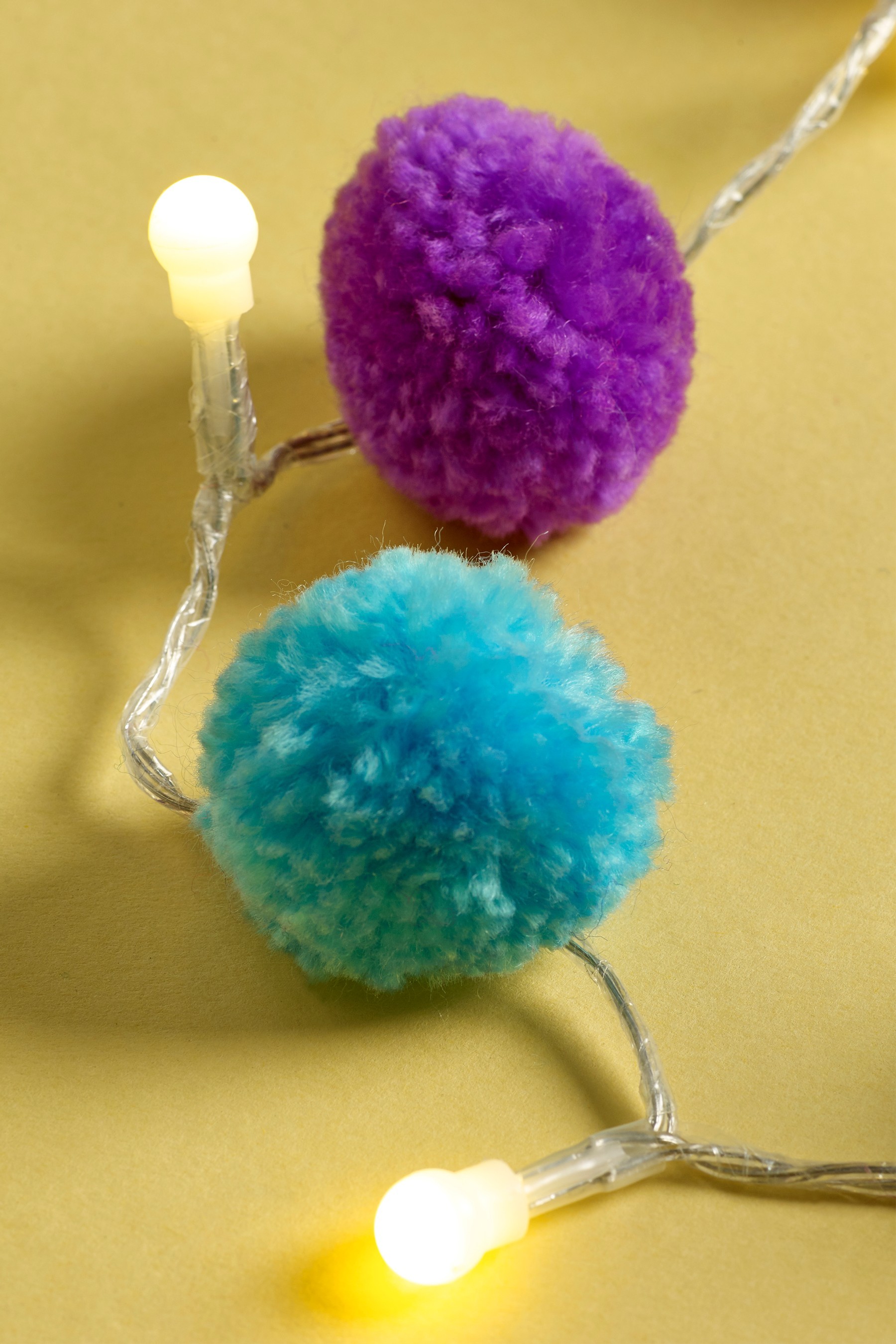 Pom Pom Line Lights