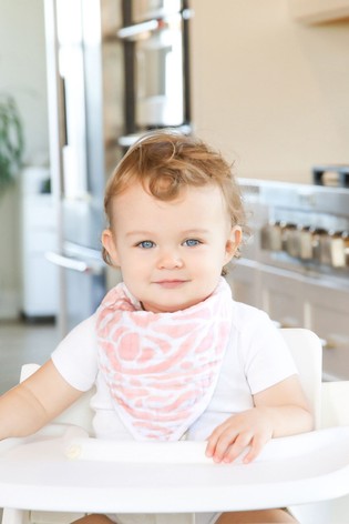 Aden + anais ™ Essentials Tropicalia عبوة من قطعتين شاش قطن Baby Bandana Bibs