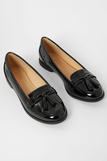 حذاء مسطح من Lipsy Tassle School Loafer (أقدم)