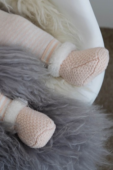 The Little Tailor Soft Pink Knitted Plush Lined Booties