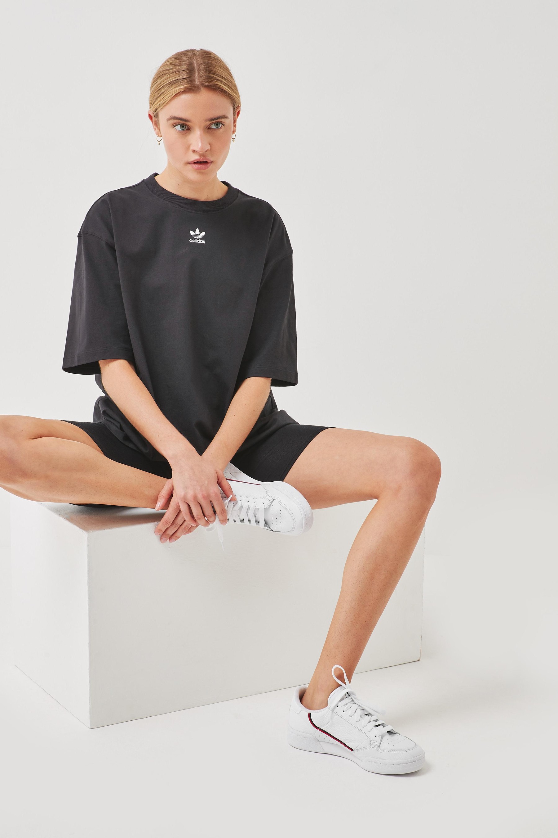 adidas Originals Boyfriend Fit Trefoil T-Shirt