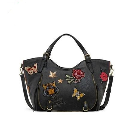 2020 Spain Brand Hot Style Ladies Embroidered Shoulder Bag Ladies Luxury Brand Carry Bags Crossbody Bag For Fashion Women Sold