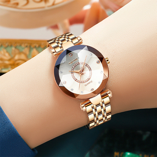 2022 Luxury Brand Diamond Women Watch Rhinestone Stylish Ladies Gold Watches Wrist Watch Women Watch Female XFCS