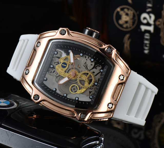 Feature Men Luxury Military Hollow Sports Watch Men Analog Date Quartz Watch Men's Watch