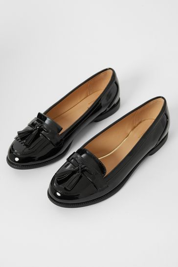 حذاء مسطح من Lipsy Tassle School Loafer (أقدم)