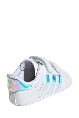 حذاء رياضي Superstar للأطفال من adidas Originals