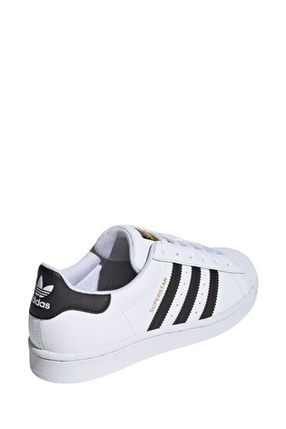 حذاء رياضي Superstar من adidas Originals