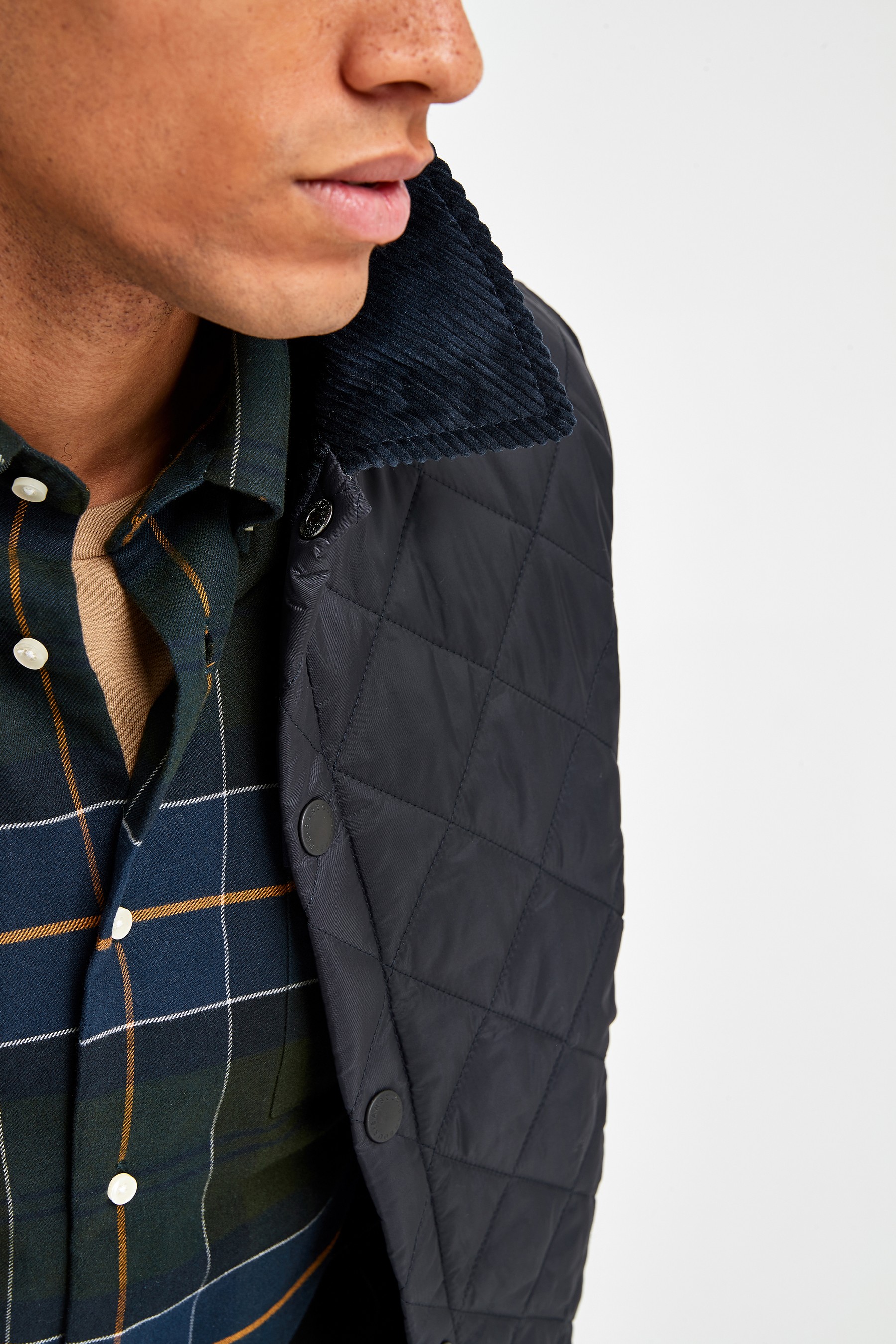 جاكيت مبطن تلبيس رشيق Liddesdale من Barbour® Heritage