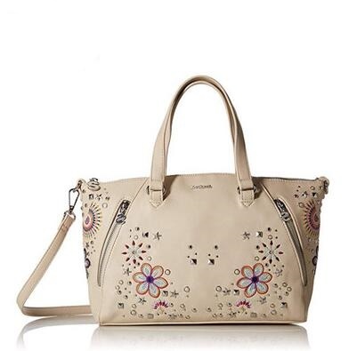 2020 Spain Brand Hot Style Ladies Embroidered Shoulder Bag Ladies Luxury Brand Carry Bags Crossbody Bag For Fashion Women Sold