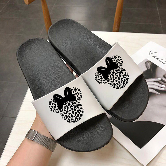 Women Cartoon Slippers Summer Indoor Slippers Cute Animal Beach Flip Flops Bathroom Home Slippers Non-slip Bathroom Home Slides