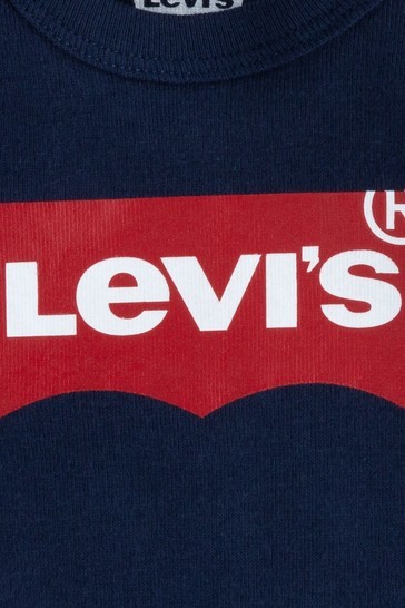 طقم من قطعتين رمادي بجناح الخفاش من Levi's®</br>