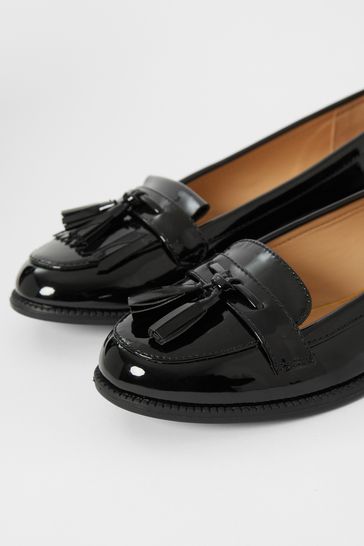 حذاء مسطح من Lipsy Tassle School Loafer (أقدم)