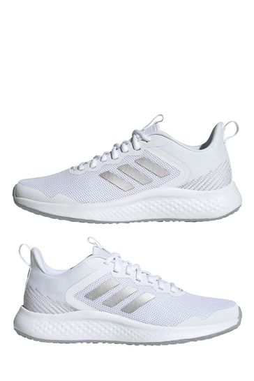 حذاء رياضي أبيض Fluidstreet من Adidas