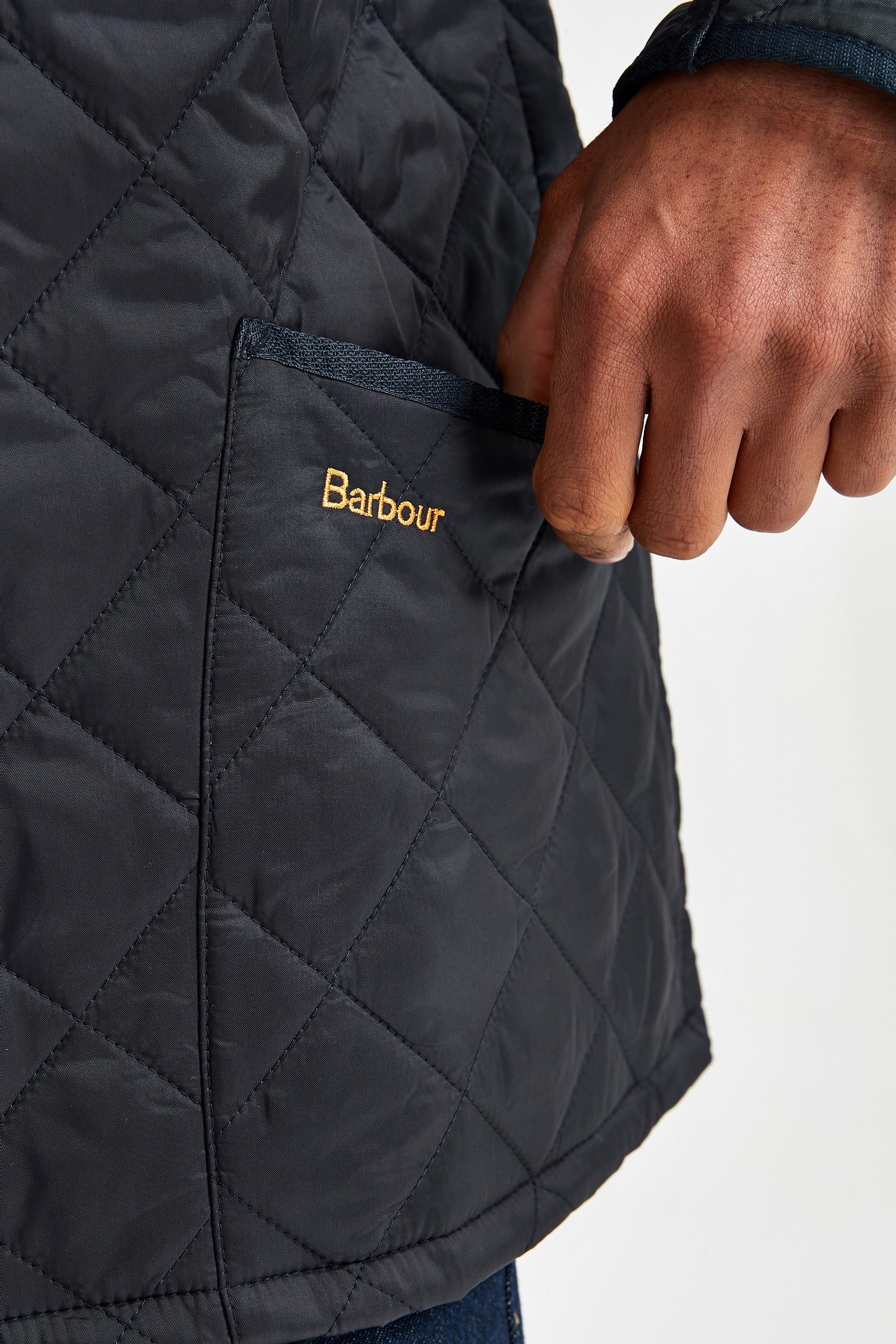 جاكيت مبطن تلبيس رشيق Liddesdale من Barbour® Heritage