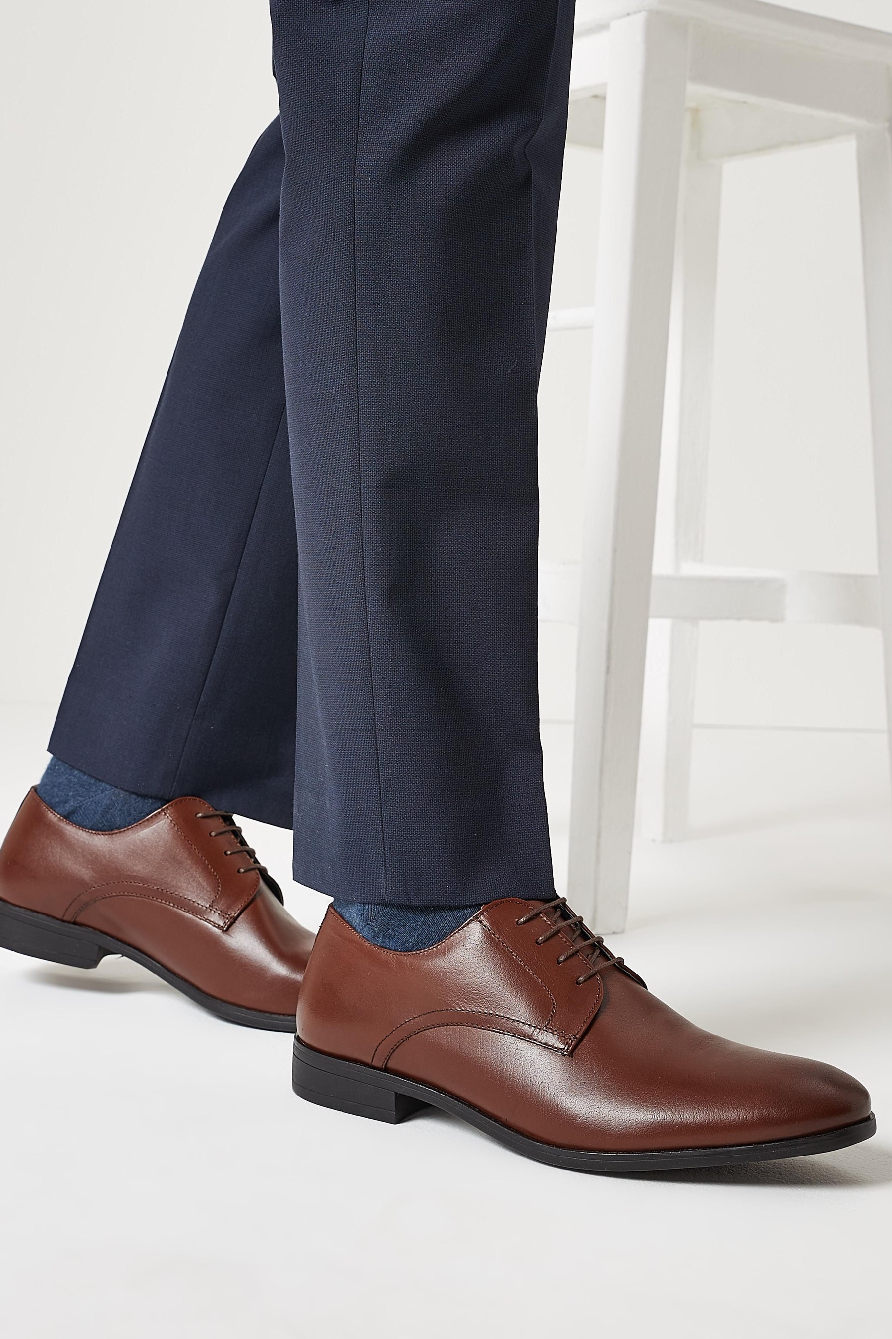 Round Toe Leather Derby Shoes