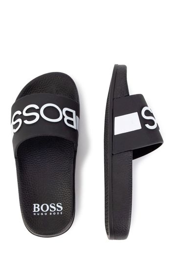 شبشب أسود بشعار من BOSS