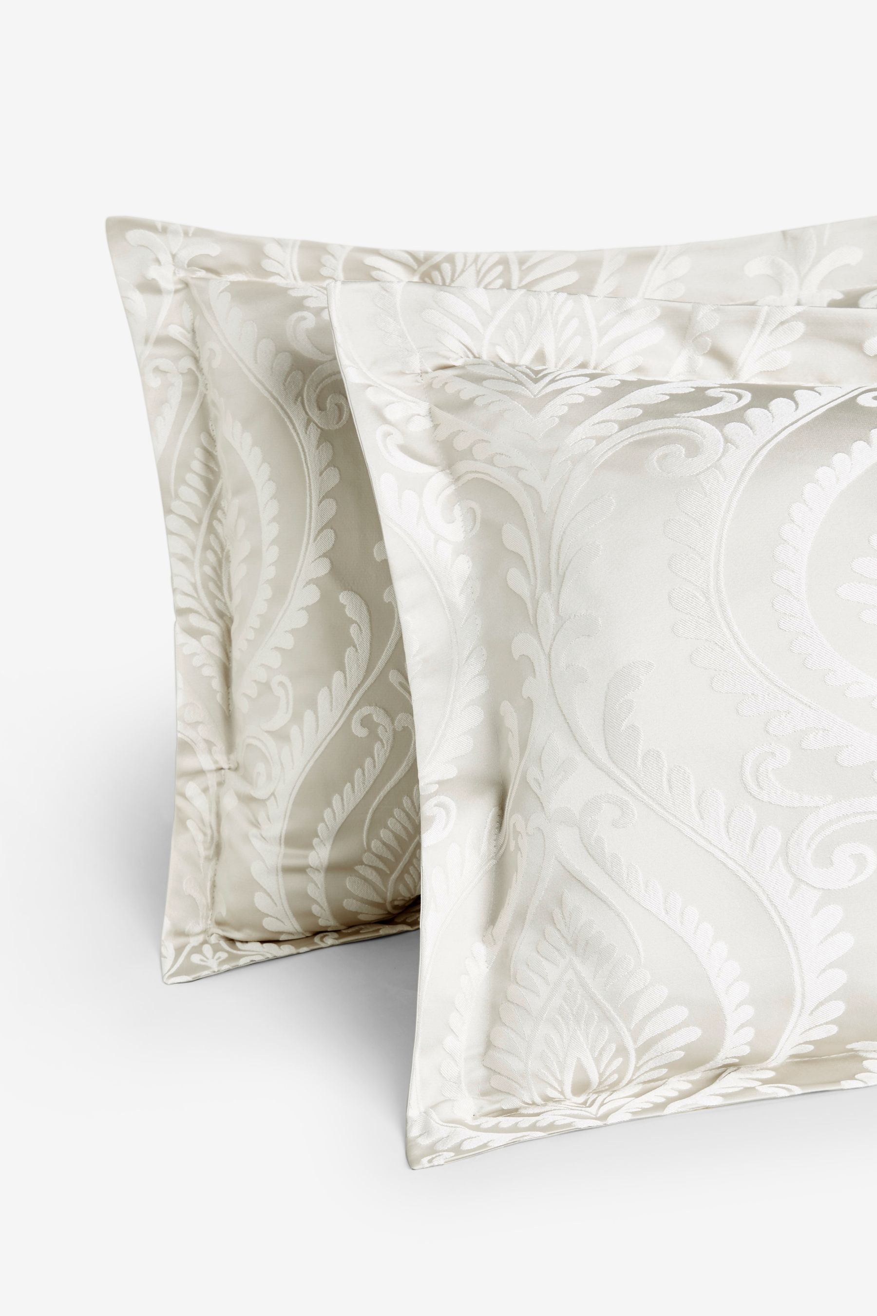 Luxurious Damask Woven Jacquard Duvet Cover and Pillowcase Set