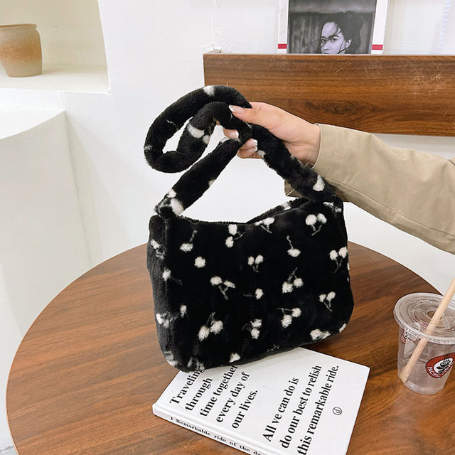 Exquisite Women's Bag Plush Cherry Pattern Printing Shoulder Underarm Bag Fashion Autumn Winter Ladies Large Capacity Handbags