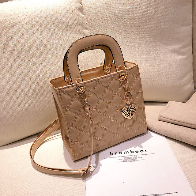 Luxury brand bag 2021 new fashion high quality female handbag lingge chain ladies crossbody handbag shoulder luxury claws