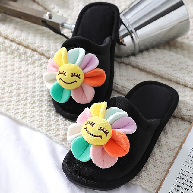 Women Smiley Face Flower Slippers Fashion Fluffy Winter Warm Slippers Woman Cartoon Animals Indoor Slippers Funny Shoes