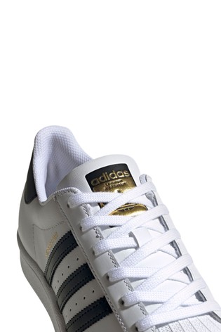 حذاء رياضي Superstar من adidas Originals