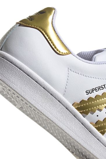 حذاء رياضي Superstar من adidas Originals