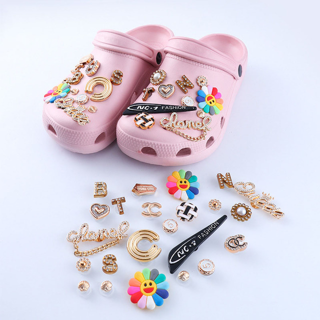 1 Set JIBZ Crocs Charms Designer Luxury Croc Charms for Girls Flower Shoes Rhinestone Accessories Anime Crocs Decoration New