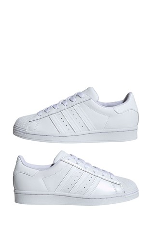 حذاء رياضي Superstar من adidas Originals