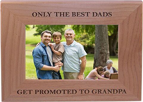 CustomGiftsNow Only The Best Dads Get Promoted To Grandpa 4X6 Inch Wood Picture Frame - Great Gift For Father&#39;s Day Birthday For Dad Grandpa Papa