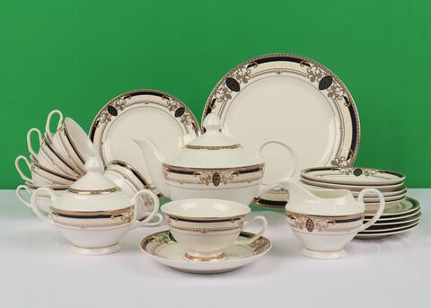 XIANGYU Dinner Set Porcelain Gold, 24pcs tea set; (12)pcs tea cup/saucer, (1) 10&#39;5 flat plate, (6) 7&#39;5 flat plate, (2) tea pot, (2) sugar pot, (1) milk pot. New Ceramic Bone China, The rich and colorf