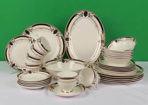 XIANGYU Dinner Set Porcelain Gold, 32pcs tea set; (12)pcs tea cup/saucer, (6) 10&#39;5 flat plate, (6) 7&#39;5 flat plate, (6) 6&#39; salad bowl, (1) 6&#39; salad bowl, (1) 14&#39; oval plate. New Ceramic Bone China, The