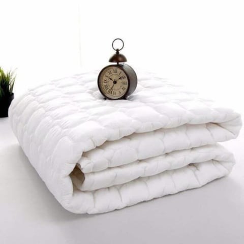 Less Deals - White Mattress Pad, Single Size Bed Cover.