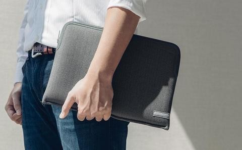 MacBook Pro 13 case in gray from Moshi