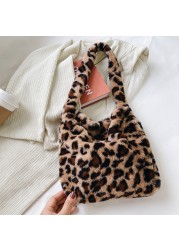 2021 Women Leopard Print Open Pocket Shoulder Bags Winter Warm Soft Plush Bucket Bags Female Large Capacity Furry Shopping Bag