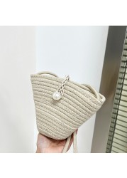 Fashion pearl ladies straw bag 2022 summer new hand-woven straw shoulder bag bohemian beach messenger flap small bucket bag