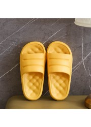 Designer Men Slippers Thick Platform Wo Men Slippers Beach Eva Sandal Lightweight Men Indoor Bathroom Shoes Summer 2021