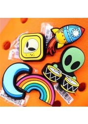 Original Space Alien Designer Shoe Charms 5pcs/lot Croc Buckle Luxury Accessories Rainbow Sun Clog Dog Jewelry Decorations Jibz