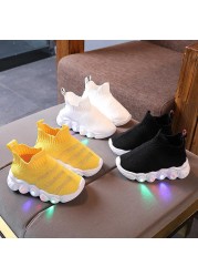 Boys Shoes LED Luminous Sneakers 2022 Spring New Children's Socks Shoes Girls Sneakers Breathable Mesh Light Kids Sneakers