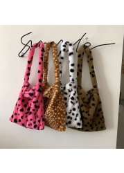 2021 Women Leopard Print Open Pocket Shoulder Bags Winter Warm Soft Plush Bucket Bags Female Large Capacity Furry Shopping Bag