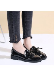 Rimocy Patent Black Leather Women Loafers Flat Shoes Women Spring 2022 British Tassel Casual Flat Ladies Shoes