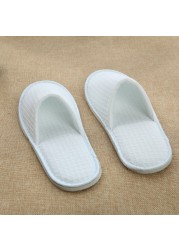 Disposable Slippers, 1 Pair Closed Toe Disposable Slippers Size Fit Men Women Hotel Spa Guest Used, (White) 28cm