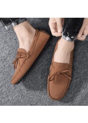 Men Loafers Suede Leather Moccasins Classic Casual Shoes Slip On Walking Shoes Comfortable Non-slip Driving Shoes Men's Shoe