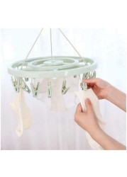 Elissa clothes hanger with 24 strong clips - green color