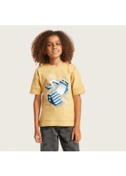 Juniors Graphic Print T-shirt with Short Sleeves