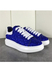 The new sneakers are covered with sequins and lace, the raw black is very bright and charming, merging s cool