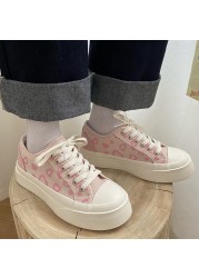 Fashion 2022 Pink Heart Print Canvas Sneakers Spring Zapatillas Mujer Students Daily Shoes Woman Vulcanize Shoes