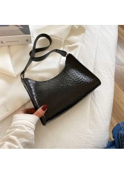 Fashion Snake Print Leather Underarm Shoulder Bag Lady Serpentine Pattern Clutch for Women Fashionable Decoration