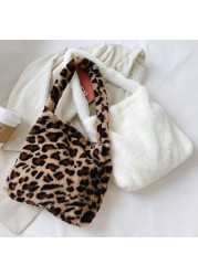 Love Heart Print Bags for Women 2021 Soft Plush Shoulder Bags Female Leopard Pattern Handbag Winter Warm Fluffy Bucket Bags