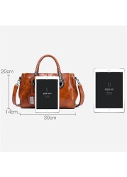 Women's Oil Wax Classic Leather Handbag, Designer Shoulder Bag, Collection 2021