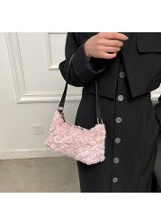 Women's Fashion Shoulder Bag Plush Diamond Lattice Bag Underarm Ladies Casual Shoulder Bags Winter Decoration Supplies